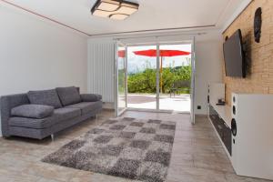 Μια τηλεόραση ή/και κέντρο ψυχαγωγίας στο Residenz Cheval Messe FN