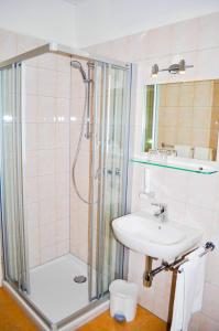 Koupelna v ubytování Gasthaus-Pension Schwarzer Graf