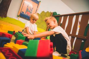 Gestir sem dvelja á Hotel Adlernest