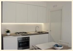 Kuchyňa alebo kuchynka v ubytovaní Vista Mare Apartment con parcheggio privato