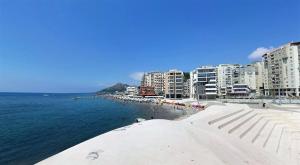 Afbeelding uit fotogalerij van 2 Room City-Sea apartment in Durrës