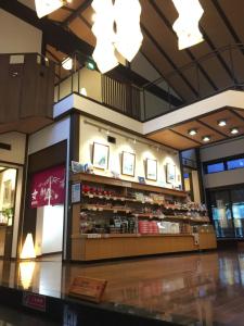 旅館の敷地内または近くにあるスーパーまたはその他のお店