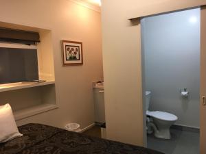 Koupelna v ubytování Motel on Carroll