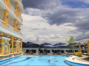 Sunlight Hotel Coron内部或周边的泳池