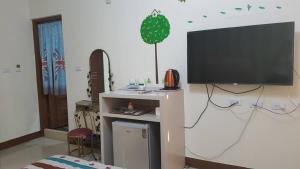 TV a/nebo společenská místnost v ubytování Da Yi Train Homestay