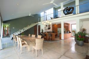 Χώρος καθιστικού στο Kamehameha Luxury Villa +69 φωτογραφίες