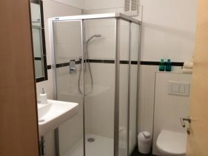 Koupelna v ubytování Haus Hannah + 24 fotografií