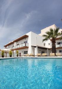 Bazén v ubytování Hotel Moli Boutique nebo v jeho okolí