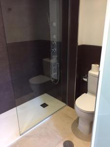A bathroom at Los Ojos de la Mora Apartamentos Boutique