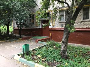 モスクワにあるApartment G-Kvartal Babushkinskayaの木の家