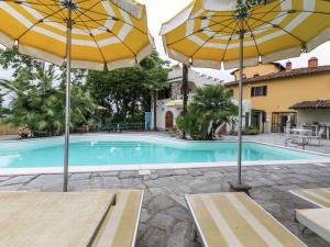 A piscina localizada em Belvilla by OYO Casa Rosa ou nos arredores