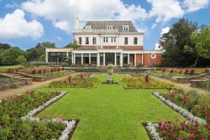 Gallery image of Hotel du Vin Cannizaro House Wimbledon in London