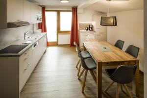 Köök või kööginurk majutusasutuses Appartements Hubenhof