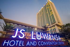 Certifikát, hodnocení, plakát nebo jiný dokument vystavený v ubytování JS Luwansa Hotel & Convention Center