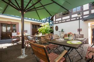Balkón nebo terasa v ubytování Hotel und Weinhaus Zum Krug