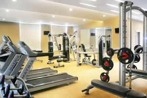 Gimnasio o instalaciones de fitness de Hotel Grand Zuri Muara Enim