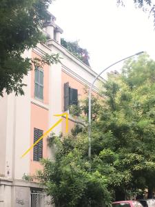 The building in which a vendégházakat is located