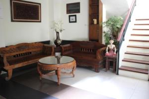 Ruang duduk di Griya Yunika