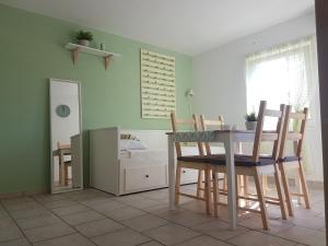 Kuchyň nebo kuchyňský kout v ubytování Apartments Silver