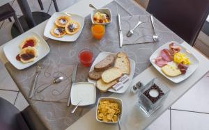 Jídlo v hotelu nebo okolí