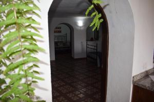 an archway leading into a room with a hallway at Holiday Home El Brezal in El Palmital