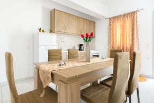 Kuchyň nebo kuchyňský kout v ubytování Sun View Villas