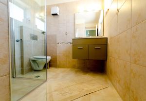 Ένα μπάνιο στο Zimmer In Yuvalim