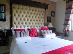 Uma cama ou camas num quarto em Crystal Springs B&B