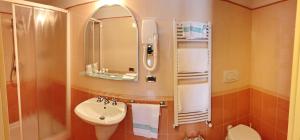 Phòng tắm tại B&B Villa Primavera