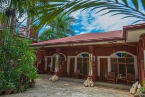 Gallery image of Teak Wood Hotel in Nyaung Shwe