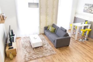 Istumisnurk majutusasutuses Luxury 2BR Apt by the Synagogue