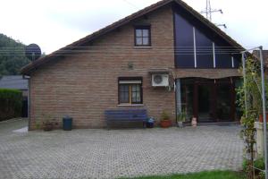 Das Gebäude in dem sich das Bed & Breakfast befindet