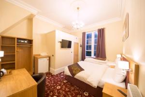 Gallery image of Edgerton Hotel in Huddersfield