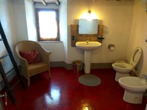 A bathroom at Agriturismo Le Roghete