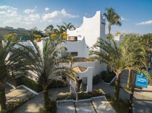 A garden outside Pousada Torre Del Mar