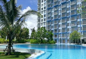 Bazén v ubytování BLU-Pool Access nebo v jeho okolí