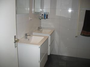 Ένα μπάνιο στο Guest House Amsterdam