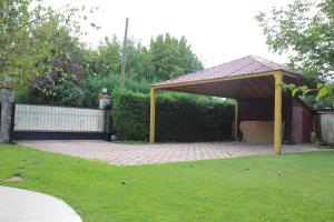 Ein Garten an der Unterkunft Damla Pansiyon