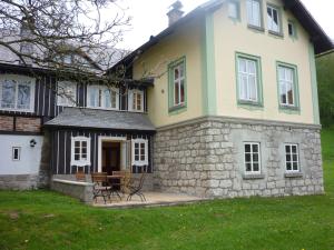 Budova, kde se apartmán nachází + 8 fotografií