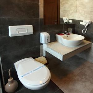 Koupelna v ubytování Hotel Šator