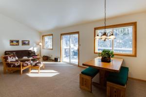 Et sittehjørne på Mt. Sopris Cabin at Filoha Meadows