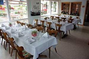 Restaurace v ubytování Hotel Restaurant Koi-Gartenteich