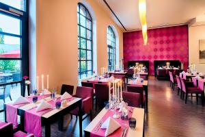 ห้องอาหารหรือที่รับประทานอาหารของ ACHAT Hotel Offenbach Plaza