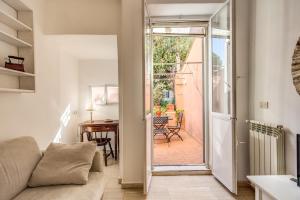 Posedenie v ubytovaní GuestHouse o Affittacamere Casa Fienaroli 2