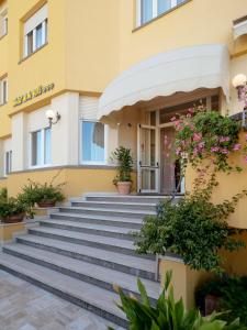 Gallery image of Hotel de la Ville in Senigallia