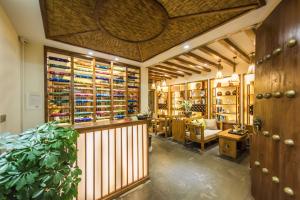 丽江悦途精品度假酒店餐厅或其他用餐的地方