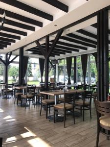 Restoran atau tempat lain untuk makan di Hotel Aqua Panon