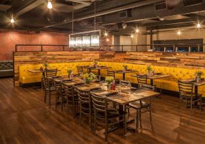 努克仓库酒店餐厅或其他用餐的地方