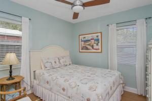 Letto o letti in una camera di Beach Place Guesthouses