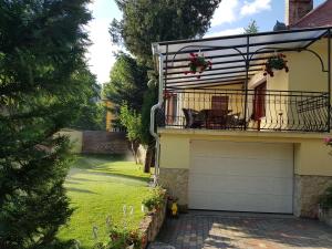 Vonkajšia záhrada v ubytovaní Palma Villa in City Park Budapest - semi suteren